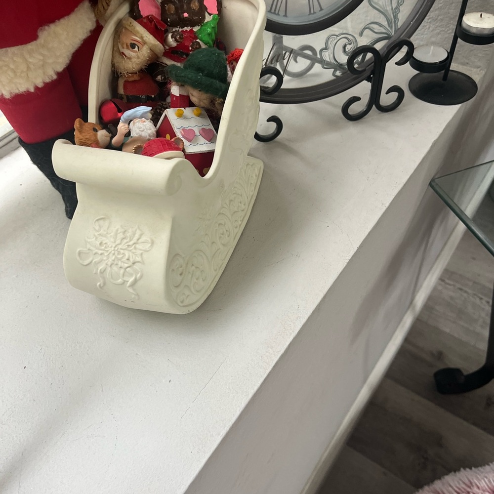 Festive White Holiday Sleigh Decor